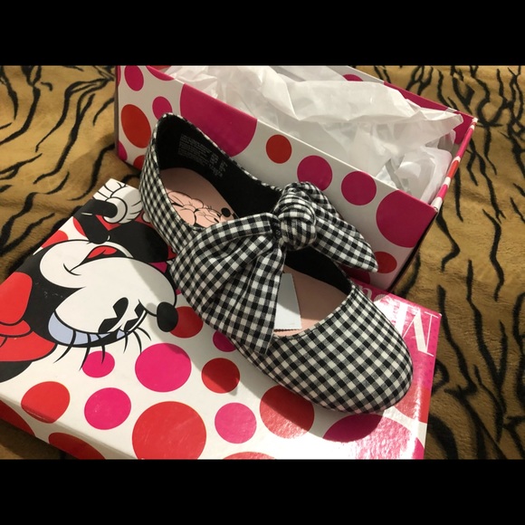 Other - Minnie Mouse Girls shoes size 13.5